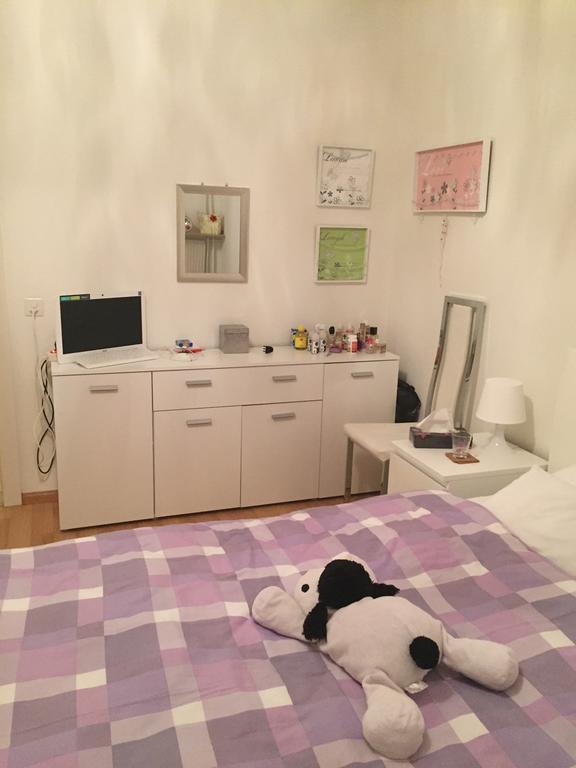 Schöne In Der Of *