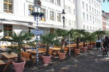 East West 3* Basel