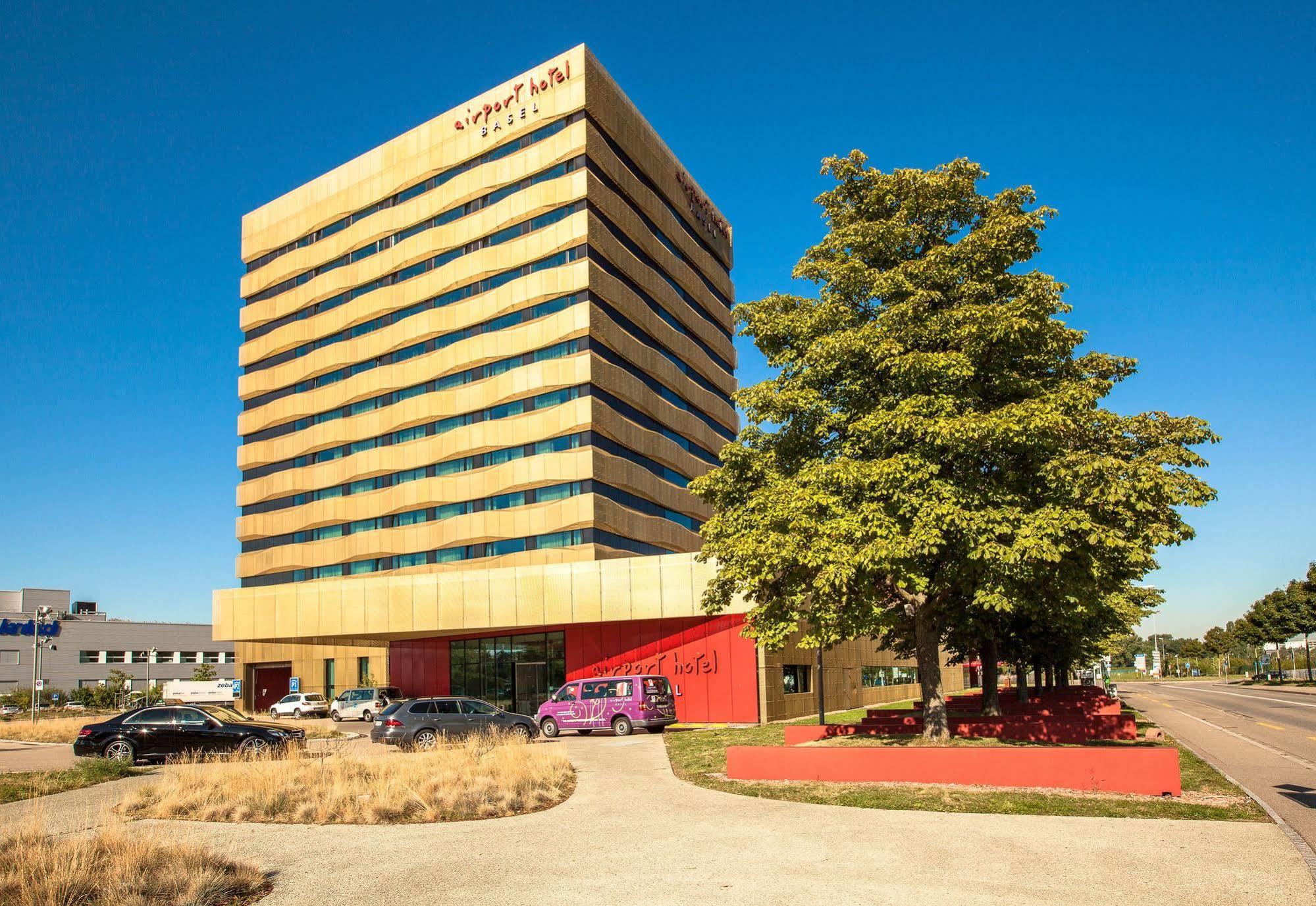 Hotel Airport - Convenient & Friendly