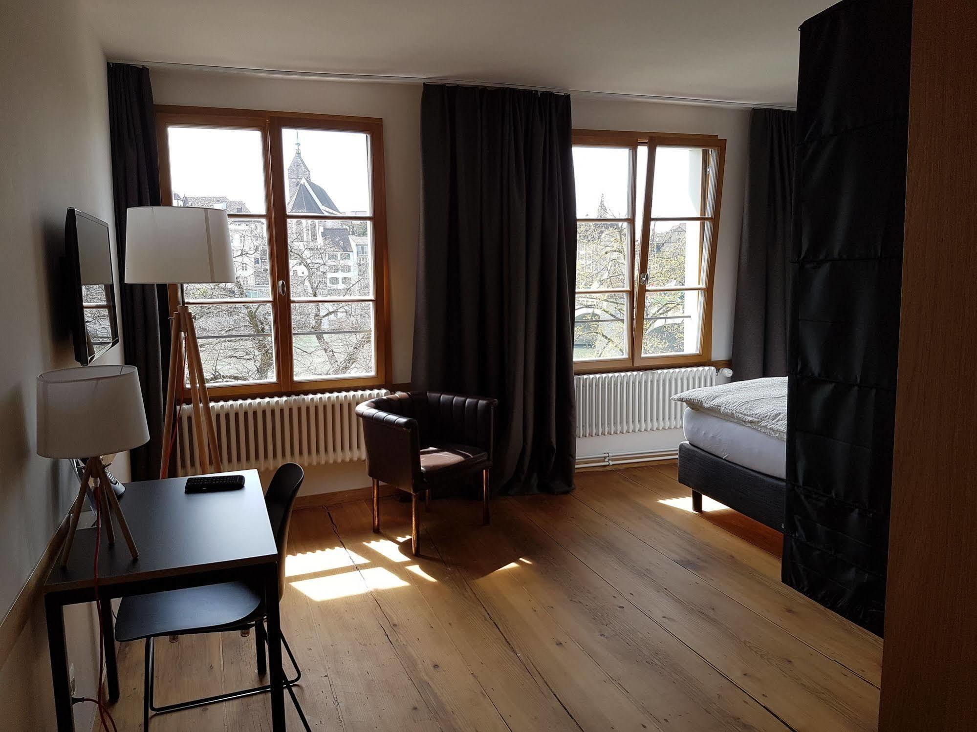 East West 3* Basel