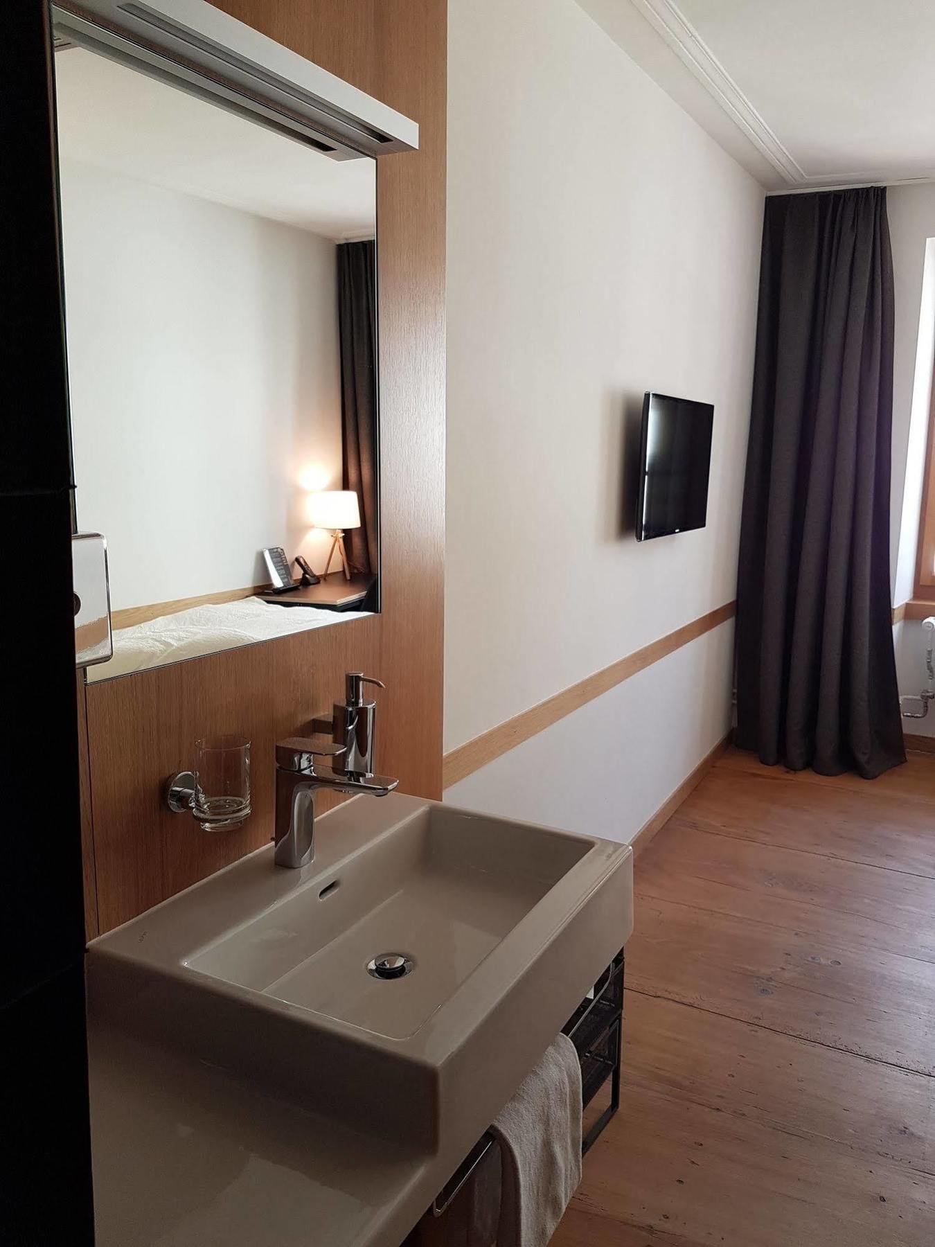 Hotel East West 3*