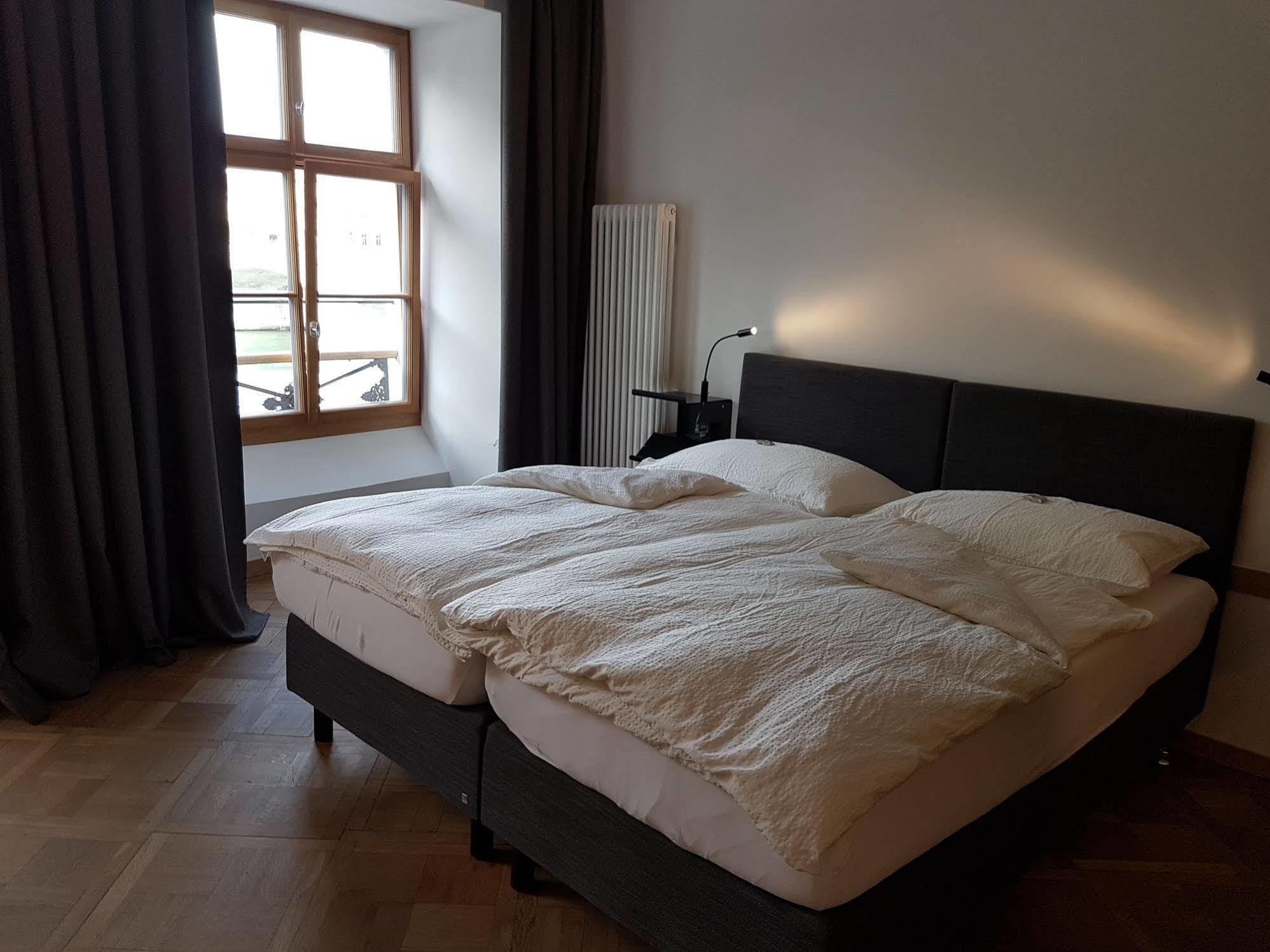 East West 3* Basel