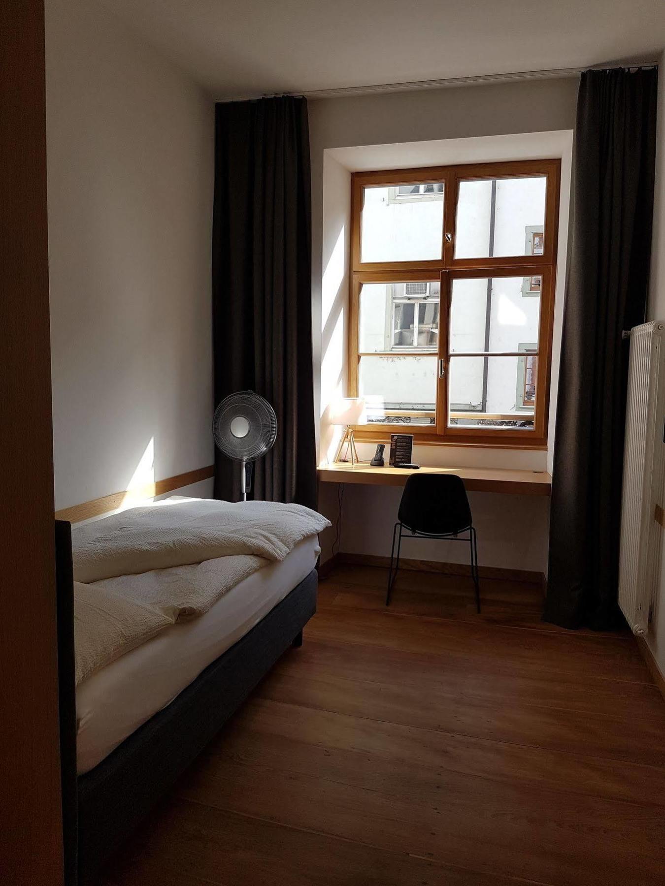 East West 3* Basel