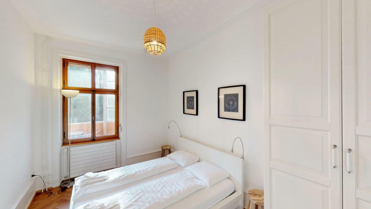 Unique Serviced Living @ Airport Line Appartement Bazel