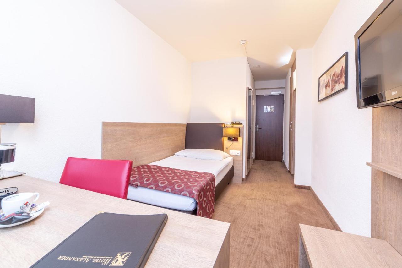 Budget Alexander Hotel