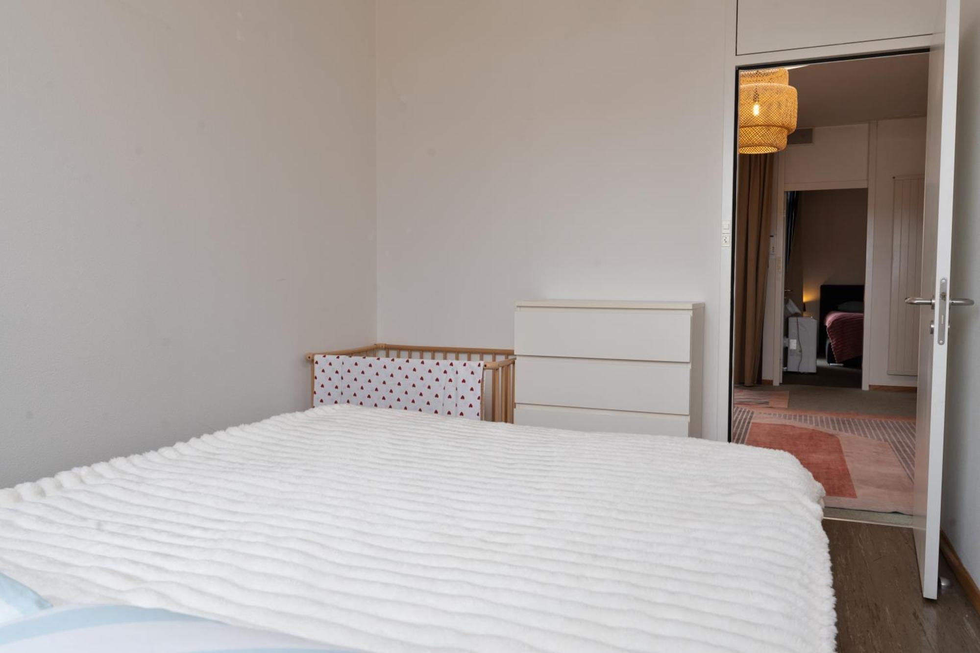 Apartment Penthouse Rooftop Loft, 190sq, Panorama View, 1min To Main Station- 5min To
