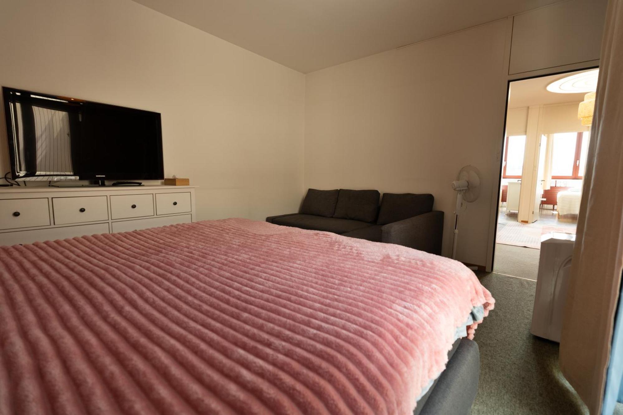 Apartment Penthouse Rooftop Loft, 190sq, Panorama View, 1min To Main Station- 5min To *