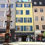 In Swiss Home - Barfuesserplatz Bar Street Apartment