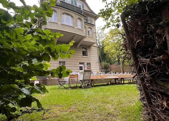 4 Story, 12 Beds, Home Near Eurovision Contest