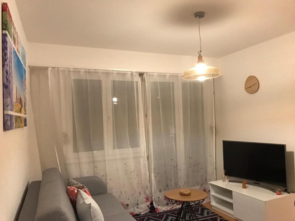 Cozy 2.5 In Basel-riehenring-5flr Basel