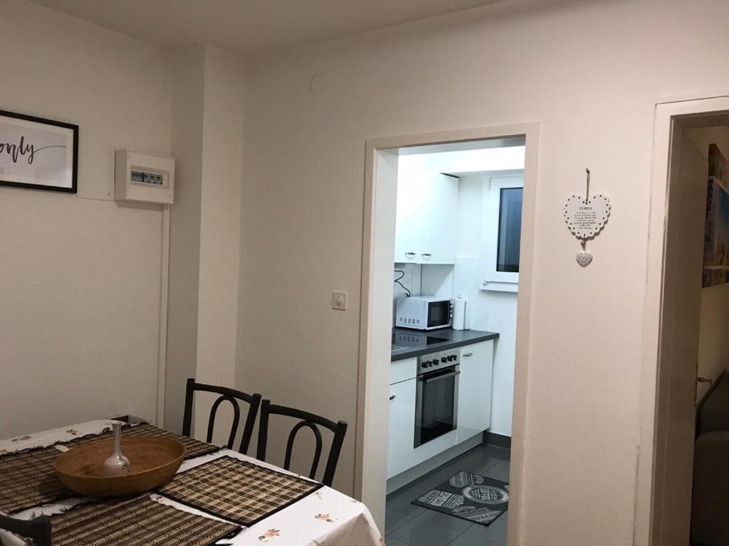 Cozy 2.5 In Basel-riehenring-5flr Basel