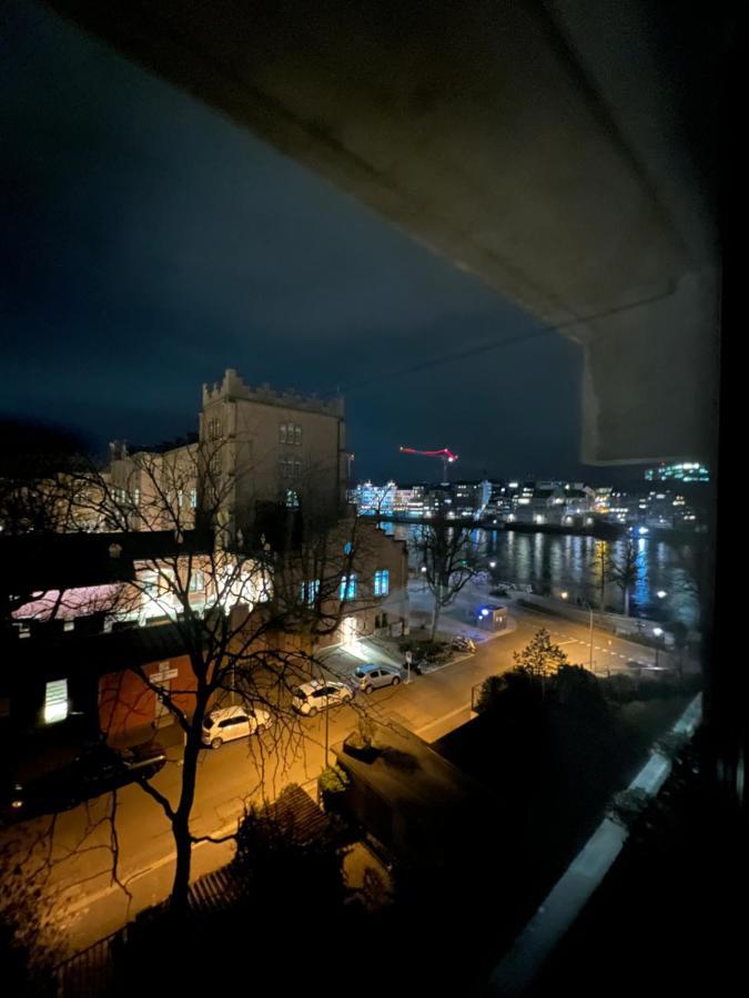 Komfortables Im Herzen Von Mit Sicht Auf Den Rhein Basel