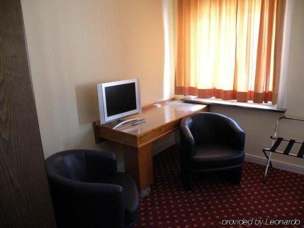 Hotel Rheinfelderhof 2*