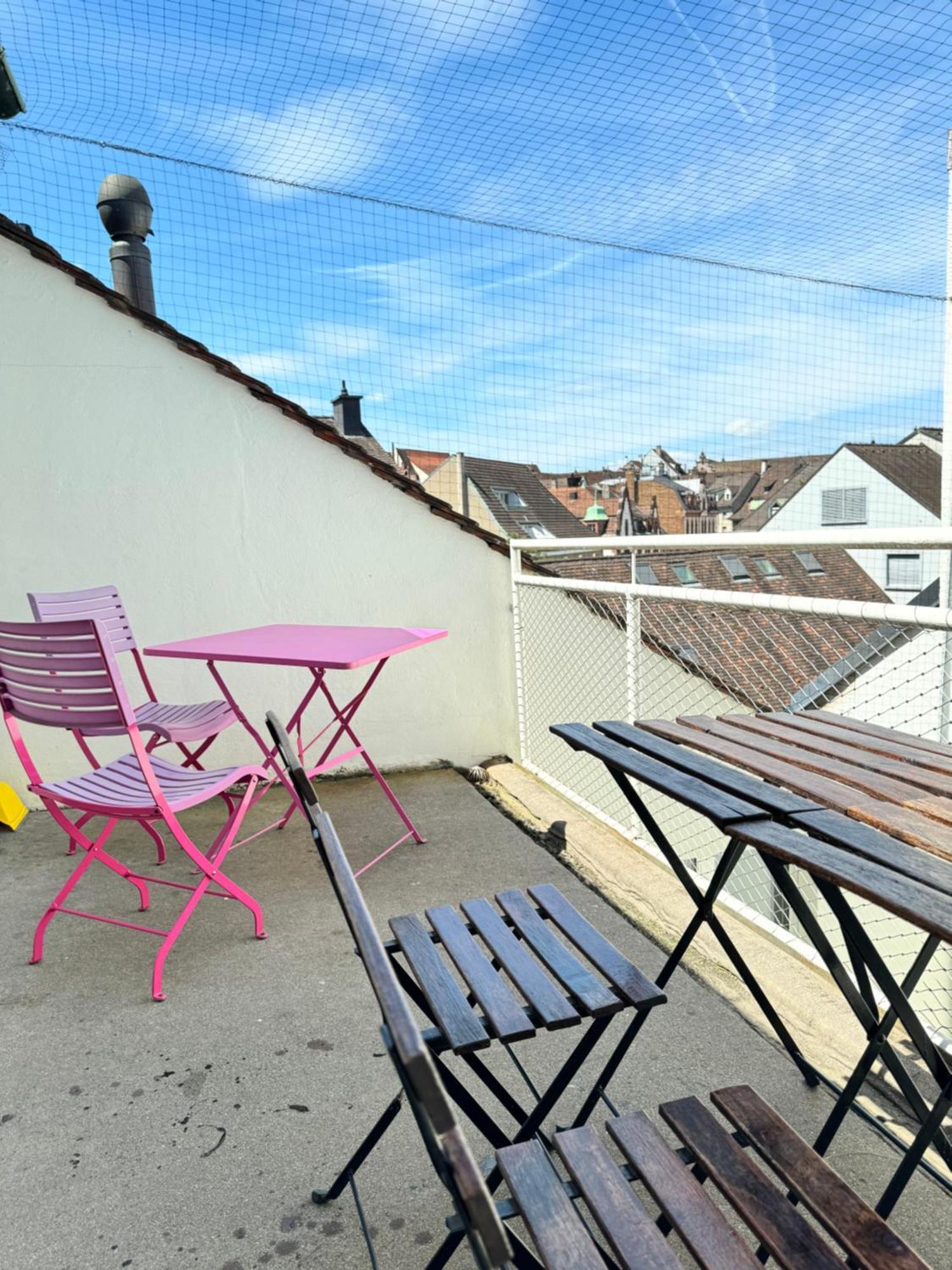 Apartment Center Rooftop Balcony-studio At Town Hall *