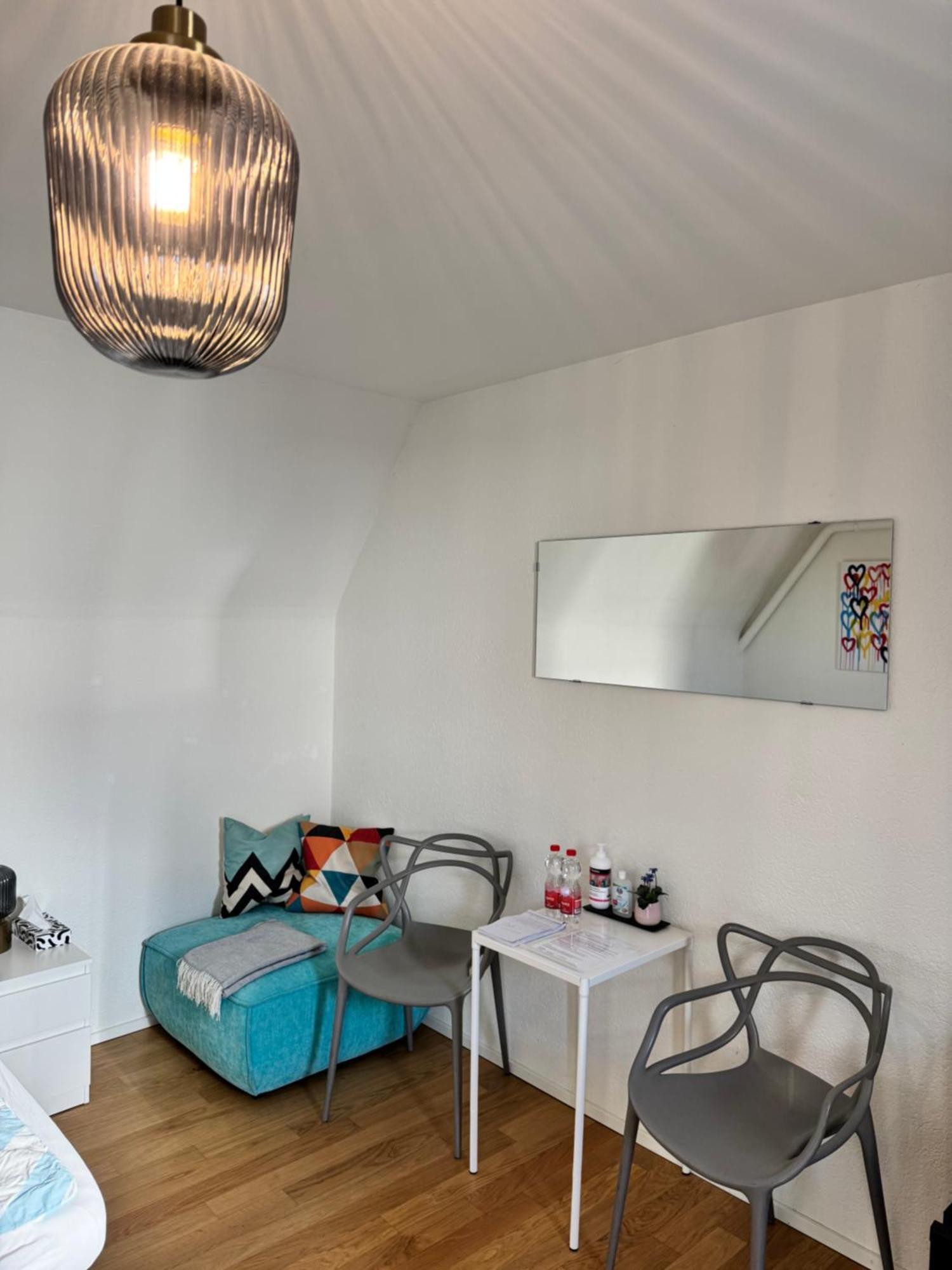 Center Rooftop Balcony-studio At Town Hall Apartment