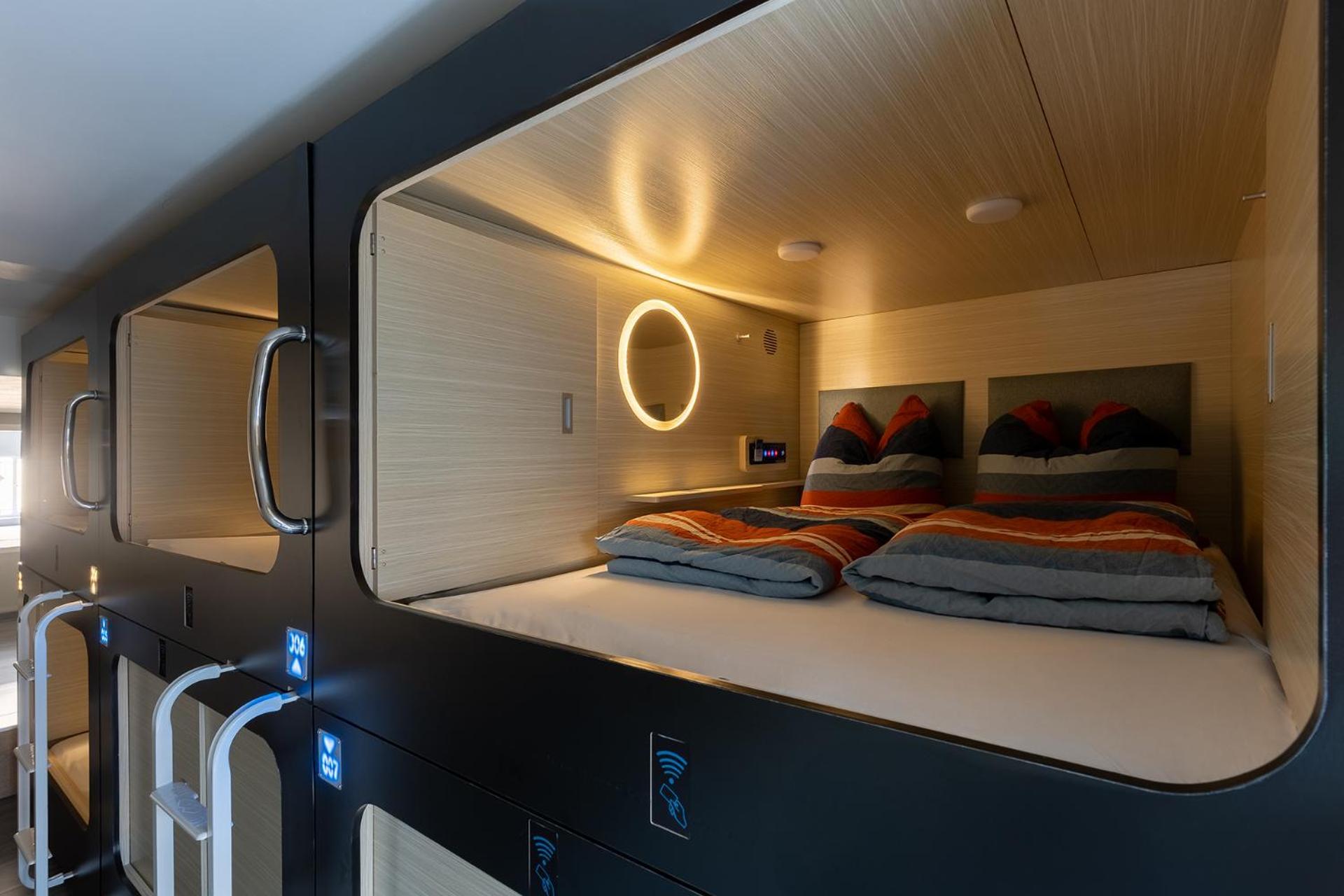 Mue Cubes - Capsule Capsule hotel Basel