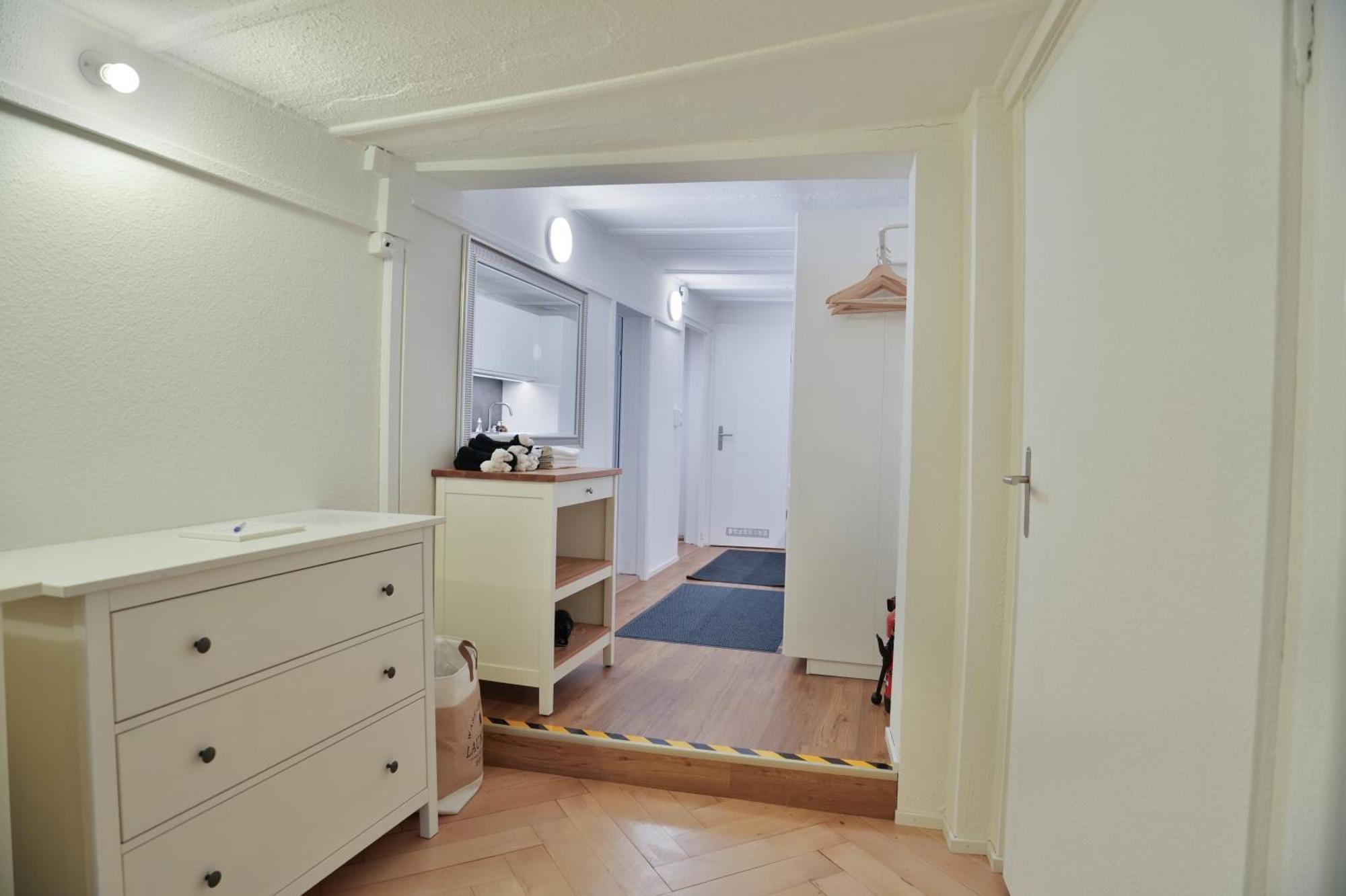 Cozy Center, 4 Bedroom- 120sq, 5min Walk To Main Station Apartment Basel