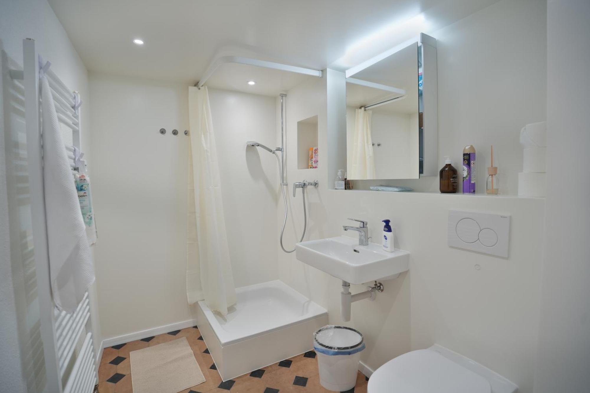 Cozy Center, 4 Bedroom- 120sq, 5min Walk To Main Station Apartment Basel