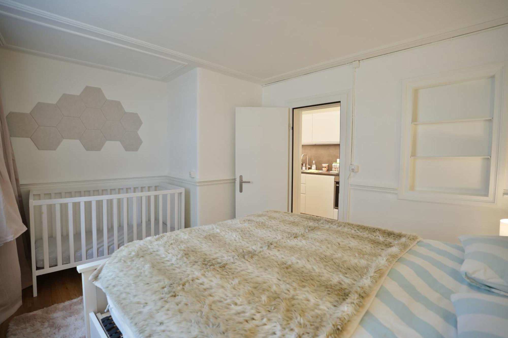 Apartment Cozy Center, 4 Bedroom- 120sq, 5min Walk To Main Station Basel