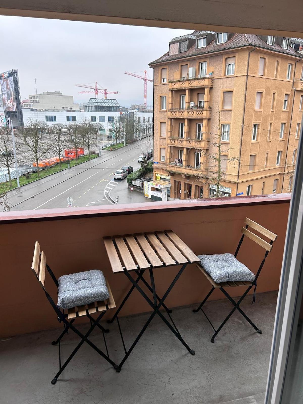 Modernes In Basel-stadt Apartment *