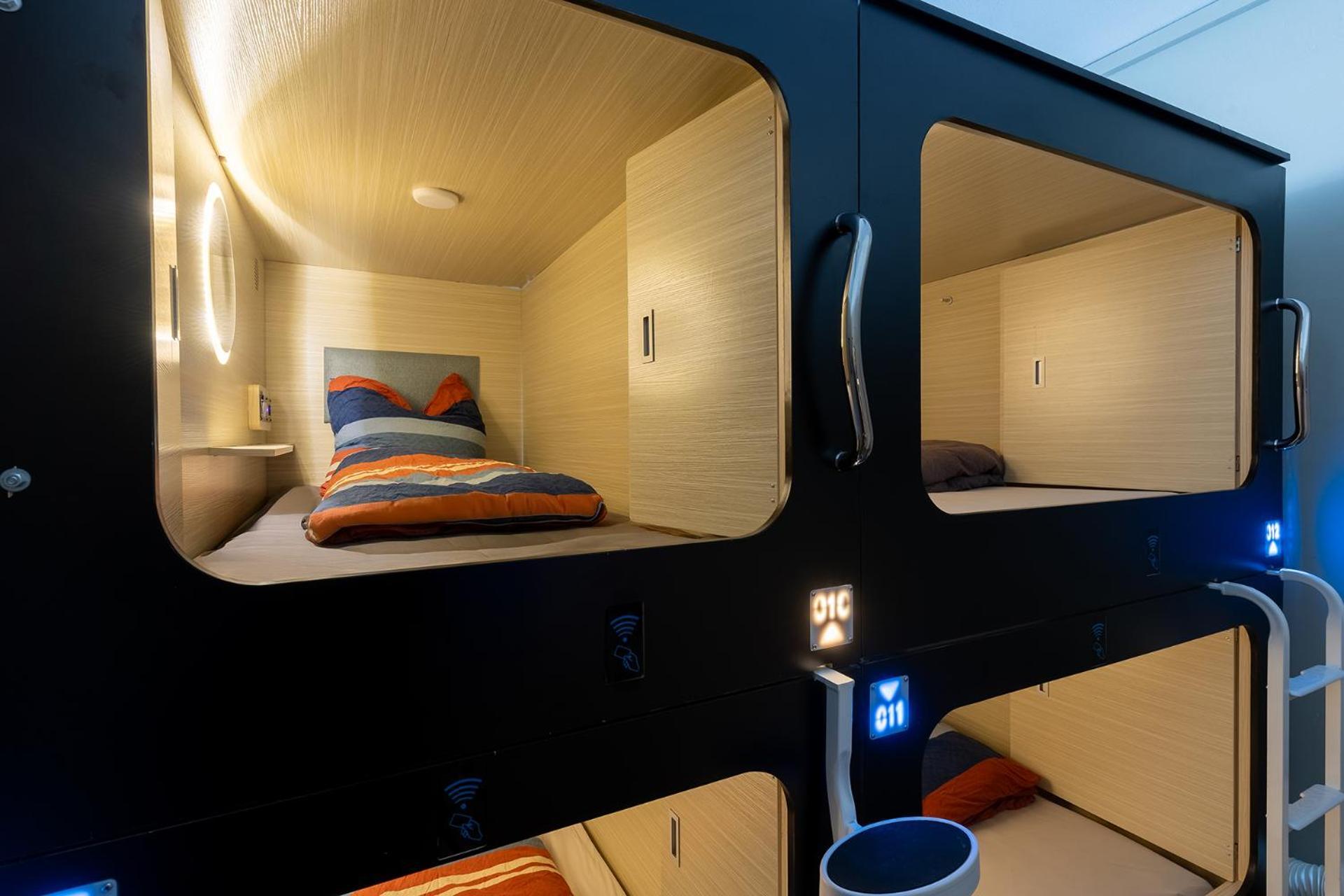 Capsule hotel Mue Cubes - Capsule *