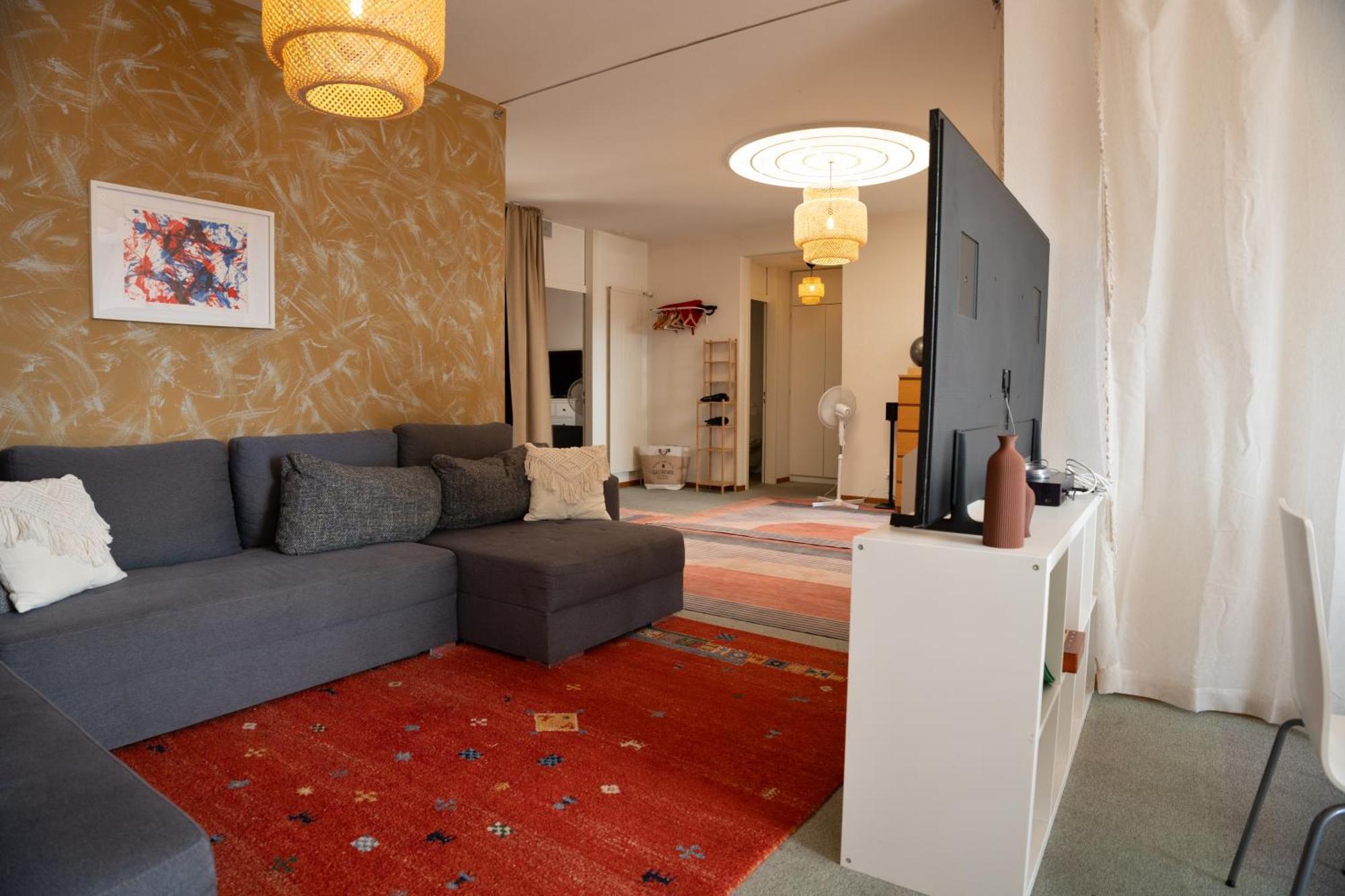 Penthouse Rooftop Loft, 190sq, Panorama View, 1min To Main Station- 5min To * Basileia