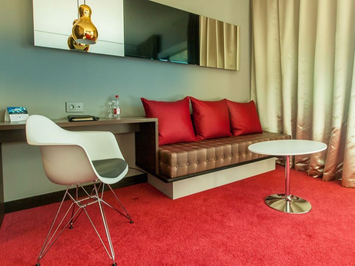 Hotel Airport - Convenient & Friendly