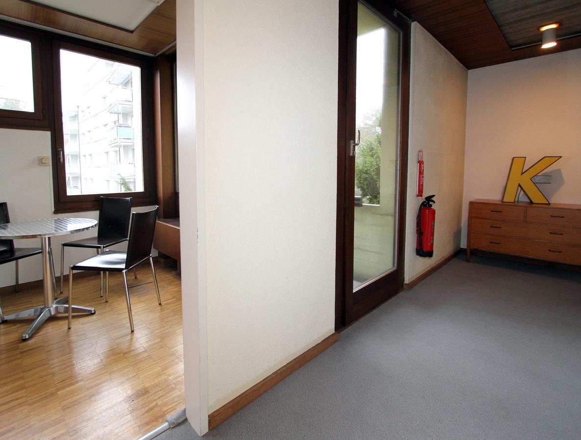 Aparthotel Holee123 *