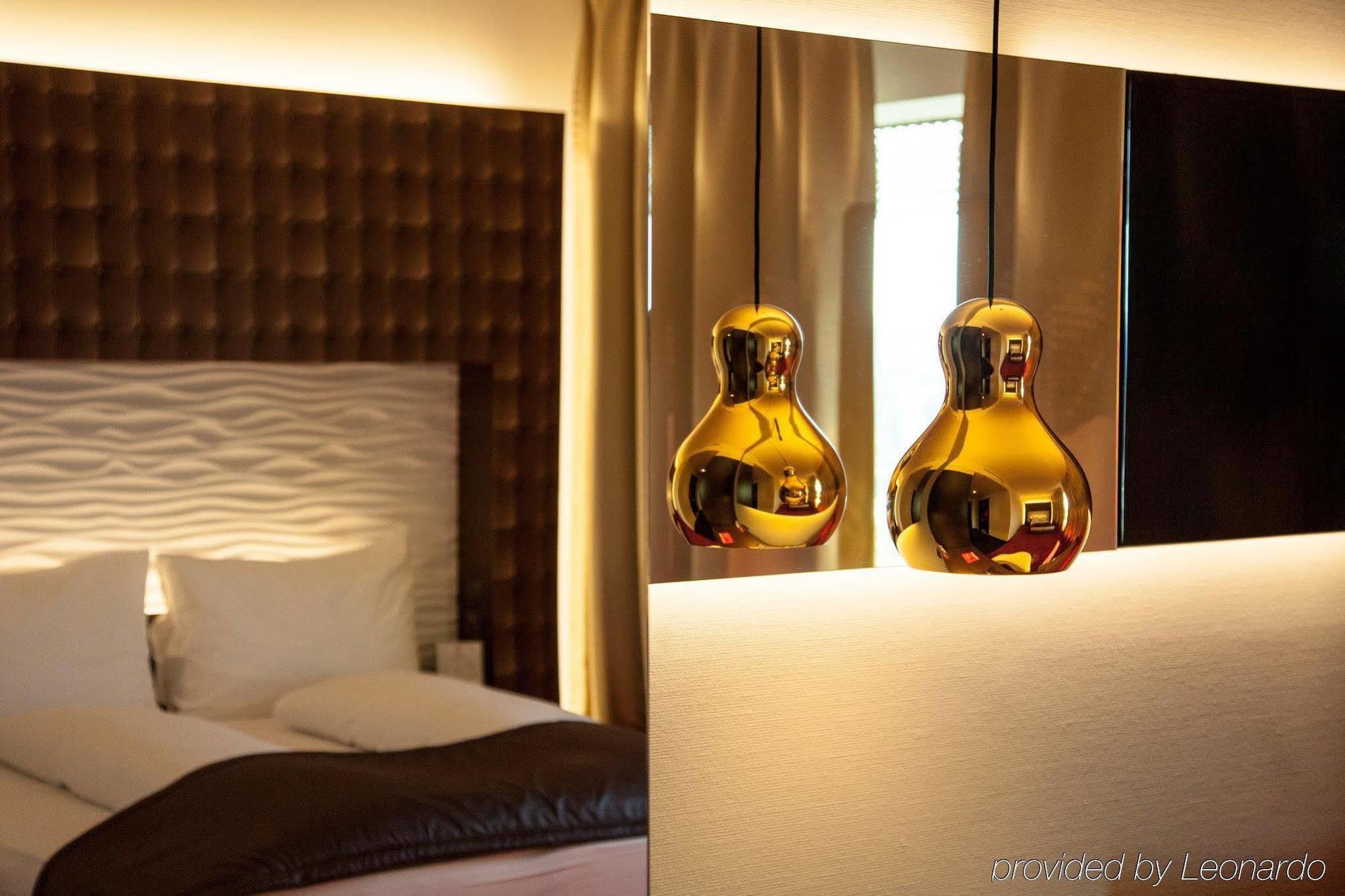 Airport - Convenient & Friendly Hotel